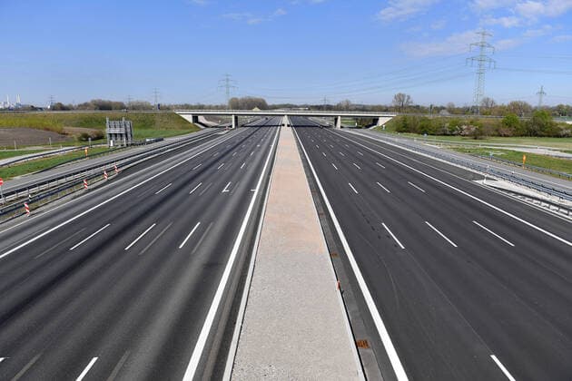 Public life in times of the coronavirus pandemic on 11 04 2020 Eight-lane motorway A99 near Aschheim near Munich no trace of Easter travel traffic Empty roads and motorways due to exit restrictions, contact closure