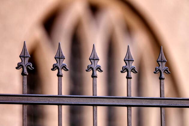 Fence tips on a property of the church Cologne, 12 04 2020 Foto:xC.xHardtx xFuturexImage