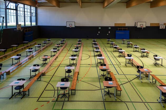 Kiel, Goethe Gemeinschaftsschule, 20 04 2020 Statement by the Minister of Education of Schleswig Holstein Karin Prien on the examination situation in Kiel schools according to the recommendations of the RKI Preparations for the ESA and MSA examinations are in full swing at the Goethe Gemeinschaftsschule.