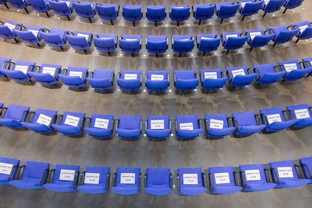 Berlin, Plenary Session in the Bundestag Germany, Berlin 22 04 2020 In the picture you can see signs with please leave blank in the plenary hall during the session of the German Bundestag Berlin Bundestag Berlin Germany