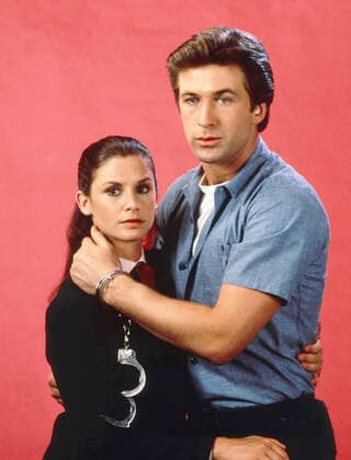 LOVE ON THE RUN, from left: Stephanie Zimbalist, Alec Baldwin, 1985, NBC courtesy Everett Collection NBC Courtesy Everett Collection !ACHTUNG AUFNAHMEDATUM GESCHÃ„TZT! PUBLICATIONXNOTxINxCANxCHNxFRAxITAxJPNxNORxPOLxRUSxESPxUKxUSA Copyright: xNBC CourtesyxEverettxCollectionx T4DLOON EC001