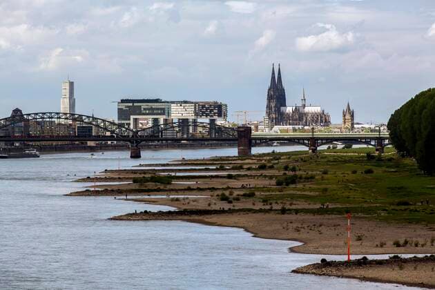 Low water on the Rhine near Cologne The water level on the May holiday 1 May 2020 was less than 2 metres In the background you can see the Südbrücke, the Rheinauhafen and Cologne Cathedral Low water on the Rhine