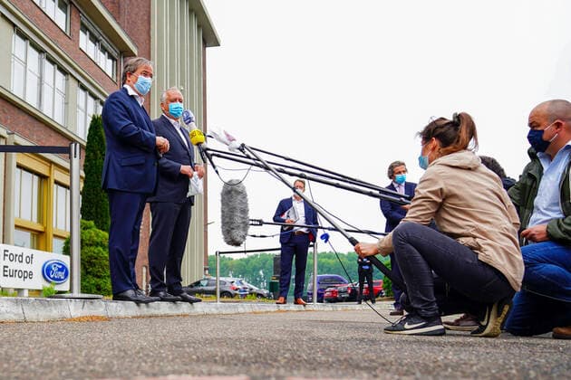 Armin Laschet and Gunnar Herrmann at the press statement in the Ford factory on the occasion of the resumption of production after the Corona restrictions Cologne, 04 05 2020 Foto:xJ.xKrickx xFuturexImage