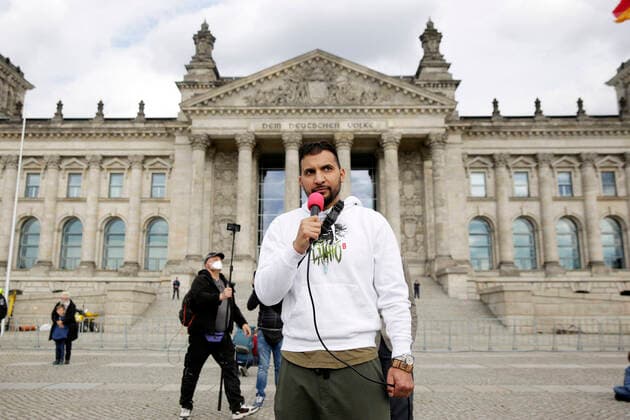 Attila Hildmann at the hygiene demonstration against the corona measures of the Federal Government Berlin, 16 05 2020 Foto:xF.xBungertx xFuturexImage