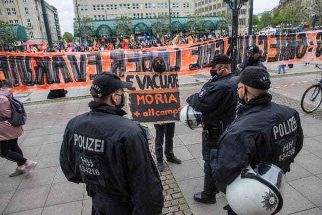 Demo LeaveNoOneBehind Evacuate now starts on the Hamburg Rathausplatz Several demos make for major police action 23 05 20 Hamburg Several events took place on Saturday 23 05 2020 At around 11 Copyright: xSebastianxPetersx