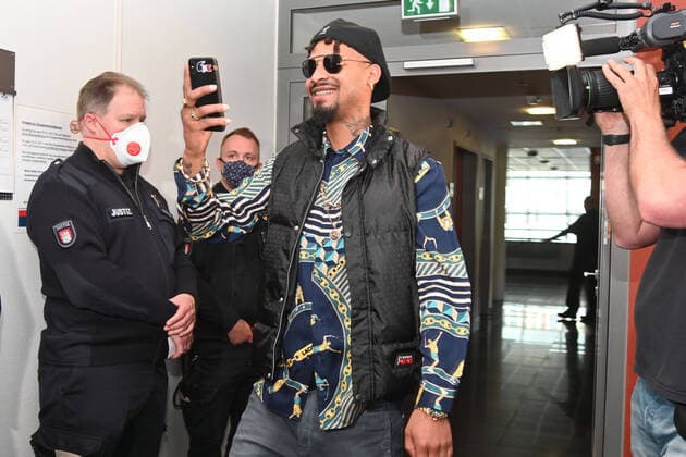 Hamburg, the 02 06 2020 Maxwell Kwabena the rapper of the 187 street gang at the St Georg district court On 18 April 2018 the rappers apartment was searched, the police found 33 grams of marijuana, a bag of cocaine, brass knuckles and a one-handed knife Maxwell Kwabena of the 187 street gang at the court, Hamburg Hamburg Germany