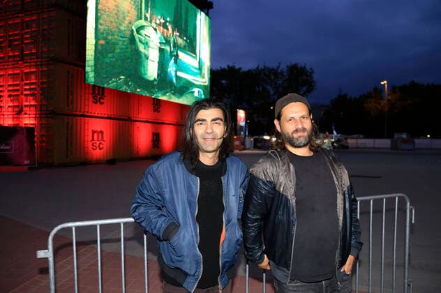 Fatih Akin and Adam Bousdoukos at the screening of the feature film Soul Kitchen at the drive-in cinema Bewegte Zeiten on the Heiligengeistfeld Hamburg, 10 06 2020 Foto:xM.xWehnertx xFuturexImage