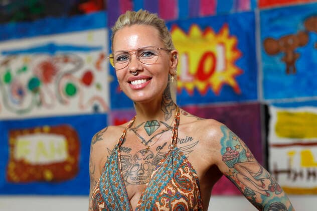 Miss Sugar handing over the cheque to the childrens project Die Arche Cologne, 18 06 2020 Foto:xC.xHardtx xFuturexImage