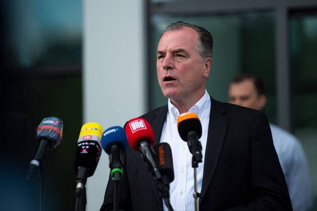 20 06 2020 Coronavirus press conference Tönnies management About current developments of the corona outbreak of over 1000 people at the Tönnies meat plant in Rheda Wiedenbrück The management speaks about the quarantine In the district of Gütersloh, therefore, over 7000 people are in quarantine In
