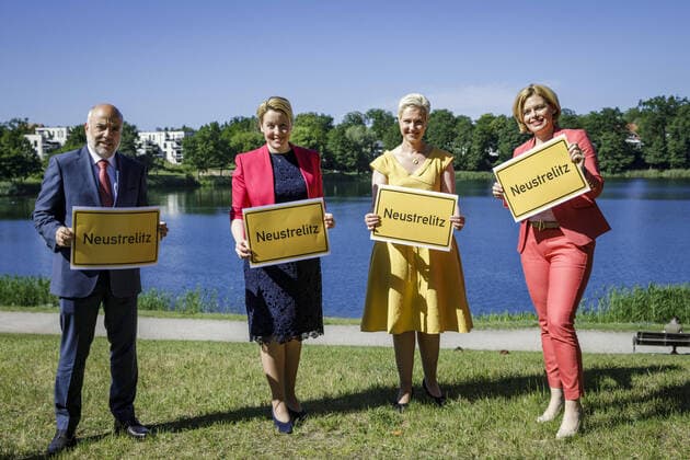 V l n r Markus Kerber, State Secretary in the Federal Ministry of the Interior, for Building and Homeland Affairs, Federal Minister for Family Affairs Franziska Giffey, SPD, Manuela Schwesig, Minister President of Mecklenburg-Western Pomerania, SPD, and Federal Minister of Agriculture Julia Kloeckner, CDU, reco Copyright: xJaninexSchmitz photothek.netx