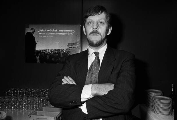 Germany, Bonn, 12 02 1990 Archive No 13 37 08 Meeting of the SPD from East and West in Bonn Photo Martin Gutzeit, East SPD board member Meeting of the SPD from East and West in Bonn