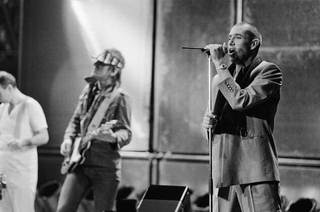 Thommys Pop Show 16 12 1983 The German music group TRIO with singer Stephan Remmler right Neue Deutsche Welle Music show Thommys Pop Show 16 12 1983, Cologne North Rhine-Westphalia Germany Copyright: ZIKxImages UnitedArchives00008723 EDITORIAL USE ONLY