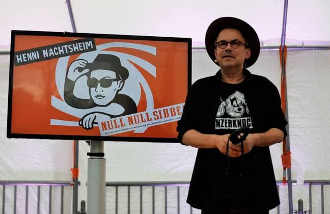 04 07 2020 Offenbach am Main, Parkside Studio Parkside im Hof Live Music Concert Open Air Festival Henni Nachtsheim Best of Soloprogram Zero Zero Sibbe