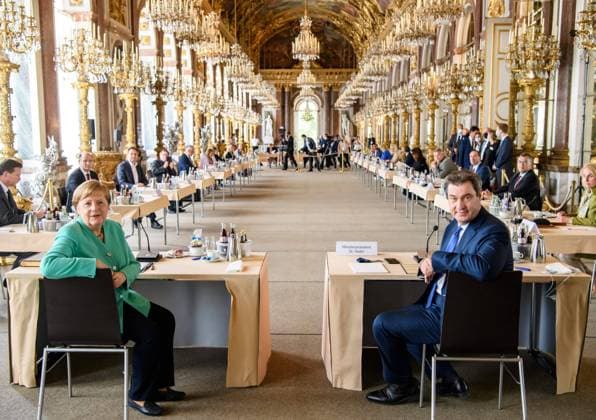 Federal Chancellor Dr Angela Merkel on the left, and Minister President Dr Markus Söder on the right, at the Cabinet meeting in the Mirror Gallery of the New Palace Herrenchiemsee ATTENTION Editorial Use Only, with full credit imago images Bavarian State Chancellery