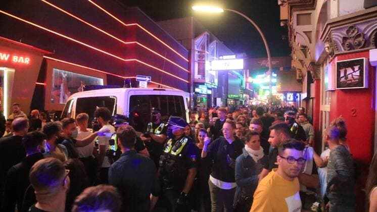 Hamburg, the 19 07 2020 The Hamburg police blocked the famous party mile Große Freiheit on St Pauli twice during the night from Saturday to Sunday In the process, office