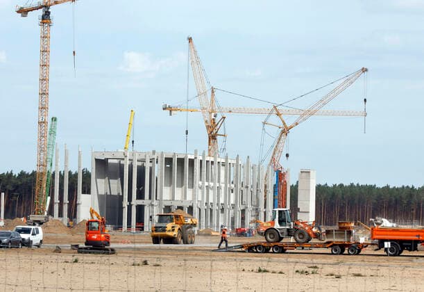 Tesla Giga Factory Gruenheide Gruenheide, DEU, 28 07 2020 Construction site Tesla Gigafactory 4 in the district Freienbrink in Gruenheide, near Berlin Tesla boss Elon Musk believes that the site will be completed in unimaginable speed Gruenheide Brandenburg Germany