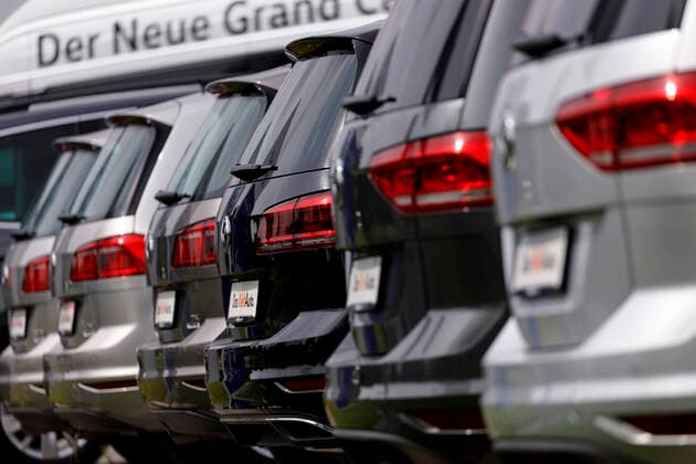 New Volkswagen Group cars are displayed at a car dealership, taken from public spaces Rheda Wiedenbrück, 02 08 2020 Foto:xC.xHardtx xFuturexImage