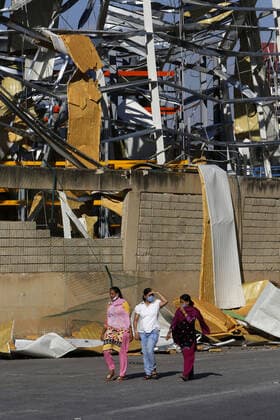 September 16, 2020, Beirut, Beirut, Lebanon: Lebanese walk near the damaged buildings near the site of blast in Beirut s port area, Lebanon August 16, 2020 Beirut Lebanon - ZUMAap3_ 20200916_zaf_ap3_007 Copyright: xMarwanxBouxHaidarx