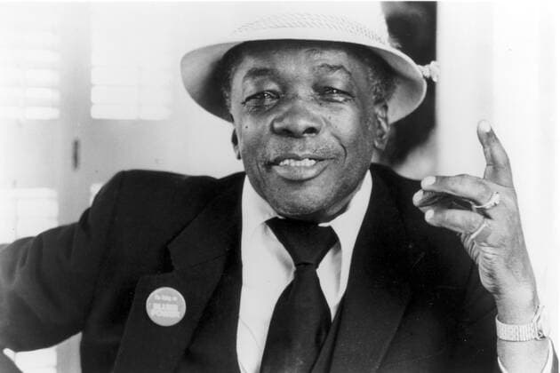 JOHN LEE HOOKER SUBJECT: MUSIC PORTRAIT FILES, BLUES SINGER & GUITARIST. Strictly editorial use only in conjunction with the promotion of the film. Credit line mandatory. This image is copyright of the film company and is supplied under the terms of issue as film still. No commercial or book cover use permitted without prior consent from the film company.  Mandatory credit line: Image courtesy Ronald Grant Archive Mary Evans