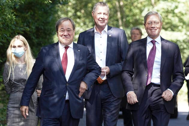 Opening of the Petersberg Visitors CentreScene Petersberg with NRW State Premier Armin Laschet Aktuell, 02 09 2020, Koeningswinter, Petersberg, NRW State Premier Armin Laschet together with Norbert Roettgen on the way to the exhibition Scene Petersberg Koenigswinter North Rhine-Westphalia Germany