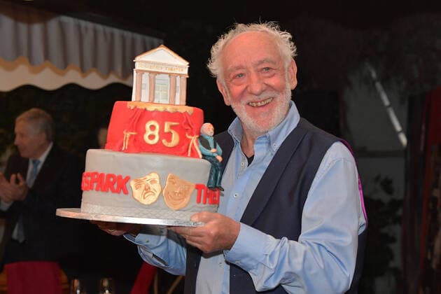 Premiere Gods Curriculum Vitae Dieter Hallervorden with birthday cake Arrival, red carpet for the premiere Gods Curriculum Vitae and 85th birthday of owner and director Dieter Hallervorden at the SchlossPark Theater in Berlin on 05 09 2020 Photopress Mueller