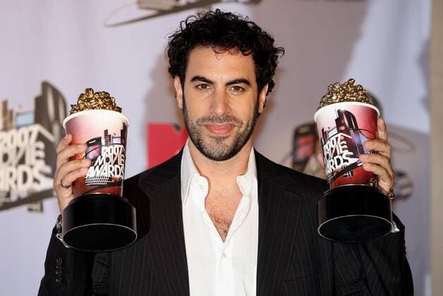 Sacha Baron Cohen Actor 2007 Mtv Movie Awards, Press Room Gibson Amphitheatre, Universal Studios, California, Usa 03 June 2007 Am 03.06.2007 Im Press Room Bei Den 2007 Mtv Movie Awards In Los Angeles Press Room At The 2007 Mtv Movie Awards In L.A. Award For Best Comedic Performance For Borat And For Best Kiss For Talladega Nights: The Ballad Of Ricky Bobby Sacha Baron Cohen Actor 2007 Mtv Movie Awards, Press Room Gibson Amphitheatre, Universal Studios, California, Usa 03 June 2007 Am 03.06.2007 Im Press Room Bei Den 2007 Mtv Movie Awards In Los Angeles Press Room At The 2007 Mtv Movie Awards In L.A. Award For Best Comedic Performance For Borat And For Best Kiss For Talladega Nights: The Ballad Of Ricky Bobby  Copyright: AllstarxMaryxEvansxGrahamxWhitbyxBoot 13035423
