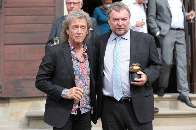 In the picture Peter Maffay with Claus Peter Reisch Dresden Claus Peter Reisch receives the Erich Kästner Prize