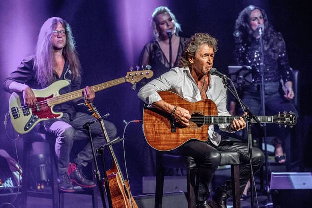 Peter Maffay and Hallesche Freunde Feez ham The digital Halle pubs festival of the Pro Halle e V support association in Steintor VarietÃ , Halle Saale Saxony-Anhalt Germany