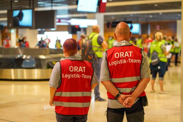 15 09 2020,Schönefeld,Brandenburg,Germany,GER,Airport BER Berlin Brandenburg Willy Brandt Test run Extras simulate flight operations Two members of the ORAT logistics team are also on site