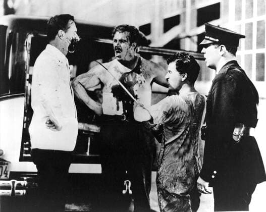 MODERN TIMES Date: 1936  Mandatory credit line: Image courtesy CHARLES CHAPLIN PRODUTIONS Ronald Grant Archive Mary Evans