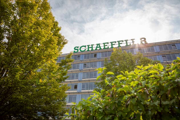 17 09 2020, Report on Schaeffler as a supplier to the automotive industry, headquarters and main office in Herzogenaurach Administration building with the Schaeffler logo Herzogenaurach Bavaria Germany