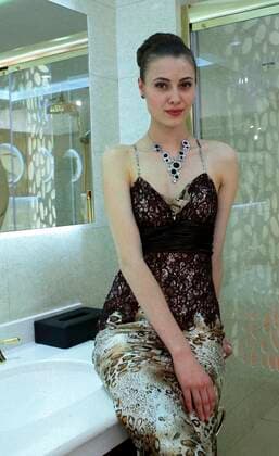 Beauty model  815343758173405244