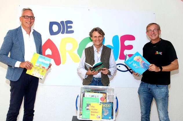 Jörg F Maas, Wolfgang Bahro and Bernd Siggelkow at the official handover of the Ark Book Box Stiftung Lesen presents the childrens charity Die Arche with 27 book boxes, which it has put together exclusively for all institutions in Germany Berlin, 23 09 2020 Foto:xA.xBuggex xFuturexImage