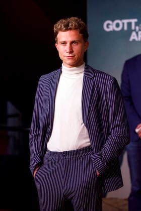Max Hubacher at the premiere of the movie Gott, du kannst ein Arsch sein in the Cinedom Cologne, 26 09 2020 Foto:xC.xHardtx xFuturexImage