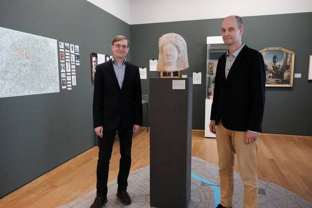 29 09 2020 xkhx Kassel Schloss Wilhelmshöhe Museumslandschaft Hessen Kassel MHK Acquisitions of art objects for the Kassel collections that were acquired in Paris during the German occupation of France in 1941 and 1942 left Günther Kuss Provenance Research MHK and right Dr Justus Lange Head of the Old Masters Picture Gallery MHK
