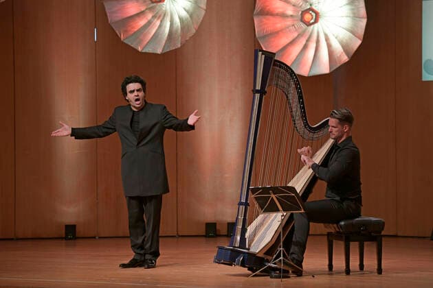 03 10 2020, Classic Festival Bad Wörishofen, Festival of Nations 2020 at the Kurhaus Bad Wörishofen in Allgäu, Gala concert with Rolando Villazon, tenor with Xavier de Maistre, on the harp 03 10 2020, Classic Festival Bad Wörishofen 03 10 2020, Classic Festival Bad Wörishofen