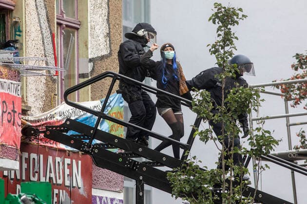 Germany, Berlin, clearance of the Left Alternative Housing Project L34 Liebigstraße 34, 09 10 2020