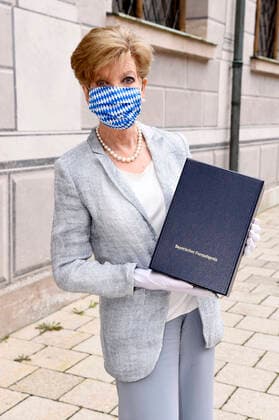 Carolin Reiber at the presentation of the 32 Bavarian Television Award 2020 in the Munich Residence Munich Munich, 14 10 2020 Foto:xS.xAdamx xFuturexImage