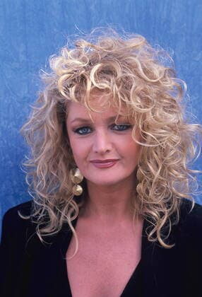 the singer Bonnie Tyler poses on 10 05 1992 in front of a neutral background