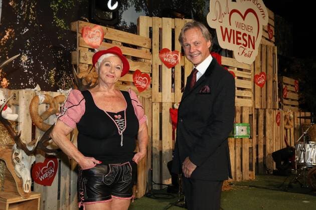 17 10 2020, Set Studio, Wiener WIESN dahoam, Online is The first interactive WIESN LIVE Show for everyone at home to join in the picture Jazz Gitti, Christian Feldhofer GF Wiener Wiesn, Wiener WIESN dahoam