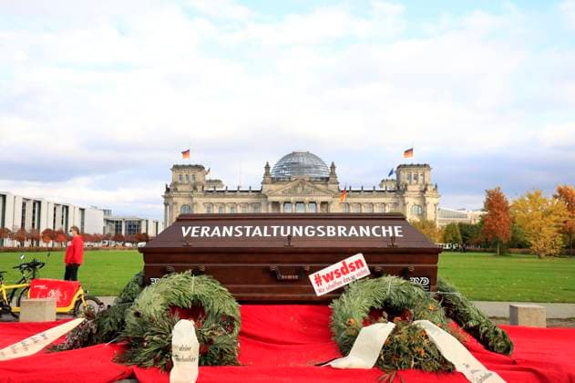 Demonstration to save the event industry from the Action Alliance Red Alert Berlin, 28 10 2020 Foto:xS.xGabschx xFuturexImage