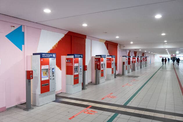 31 10 2020,Schönefeld,Brandenburg,Germany,GER,Bahnhof VBB ticket vending machines