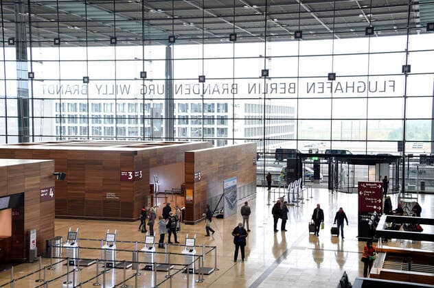 On Sunday, 1 November 2020, regular operations began at Terminal 1 of Berlin Brandenburg Airport Willy Brandt BER with the first commercial departures Schönefeld, 01 11 2020 Foto:xF.xKernx xFuturexImage