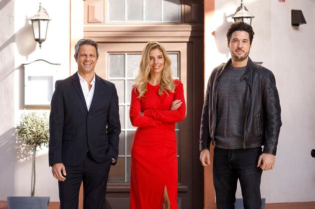 Jens Hajek, Isabel Vollmer and Alexander Milo at the photo session for the RTL TV series Unter uns in the MMC Studios Cologne, 04 11 2020 Foto:xC.xHardtx xFuturexImage