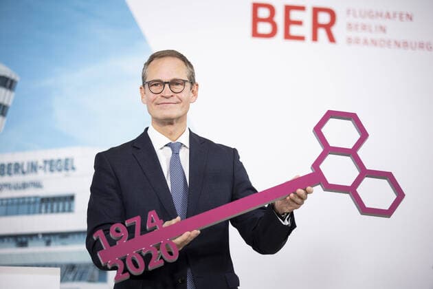 Michael Mueller, SPD, Governing Mayor of Berlin, recorded at the symbolic key handover on the day of the closure of Berlin Tegel TXL Airport in Berlin, 08 11 2020 Berlin Germany Copyright: xFlorianxGaertner photothek.dex