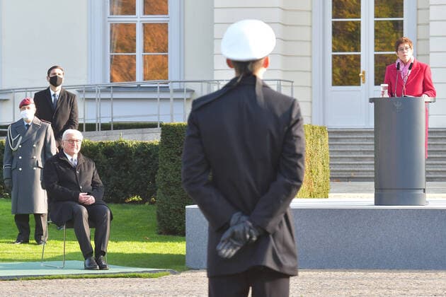 65 Foundation Day of the German Armed Forces Frank Walter Steinmeier SPD , Federal President, Annegret Kramp Karrenbauer Speech on the occasion of the solemn pledge on the 65 Foundation Day of the German Armed Forces in Berlin, SchlossPark Bellevue in Berlin on 12 11 2020 Photopress Mueller