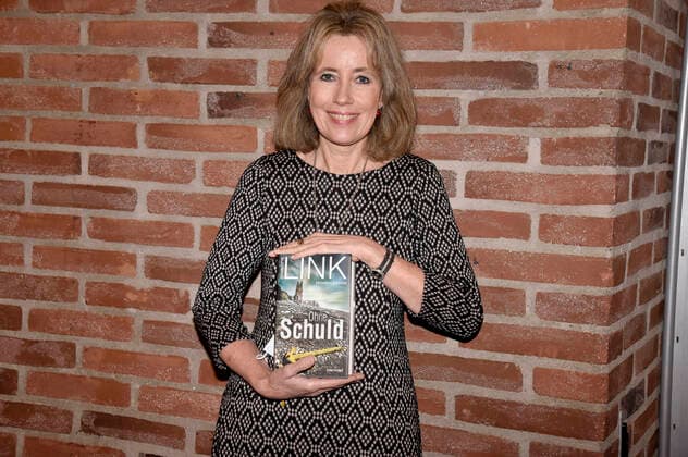 Charlotte Link reads from her crime novel Ohne Schuld at the 61 Munich Book Show, which is taking place virturell in the year of crisis, at the Literaturfest München in the Black Box at Gasteig München, 14 11 2020 Foto:xS.xAdamx xFuturexImage
