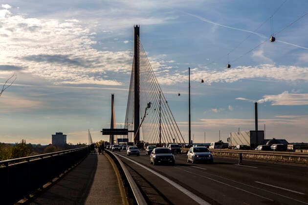 The Friedrich Ebert Bridge or Nordbrücke is the northern of the three Bonn Rhine bridges It connects the Bonn district of Beuel with the Bonn district It is to be demolished in 2030 Nordbrücke Bonn