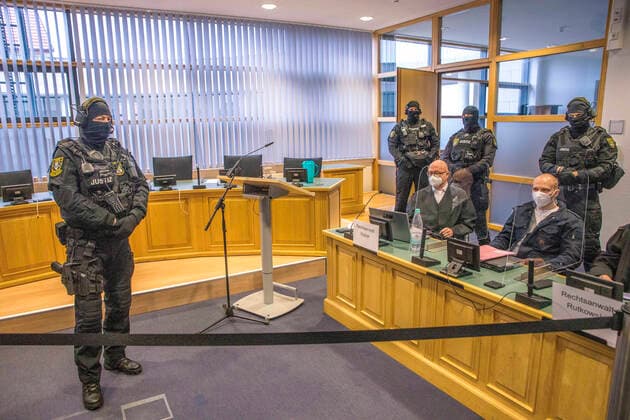 25th day of trial in Magdeburg The Higher Regional Court of Saxony-Anhalt, based in Naumburg, is hearing the criminal case against the Halle assassin Stephan Balliet at the Magdeburg Regional Court Represented by his lawyers Rutkowski and Weber The defence makes its closing statement