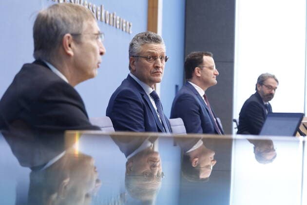 Prof Dr Klaus Cichutek, President Paul Ehrlich Institute PEI , Prof Dr Lothar H Wieler, President Robert Koch Institute RKI , Federal Minister of Health Jens Spahn, Germany, Berlin, Federal Press Conference, Topic Corona situation and start of vaccination campaign